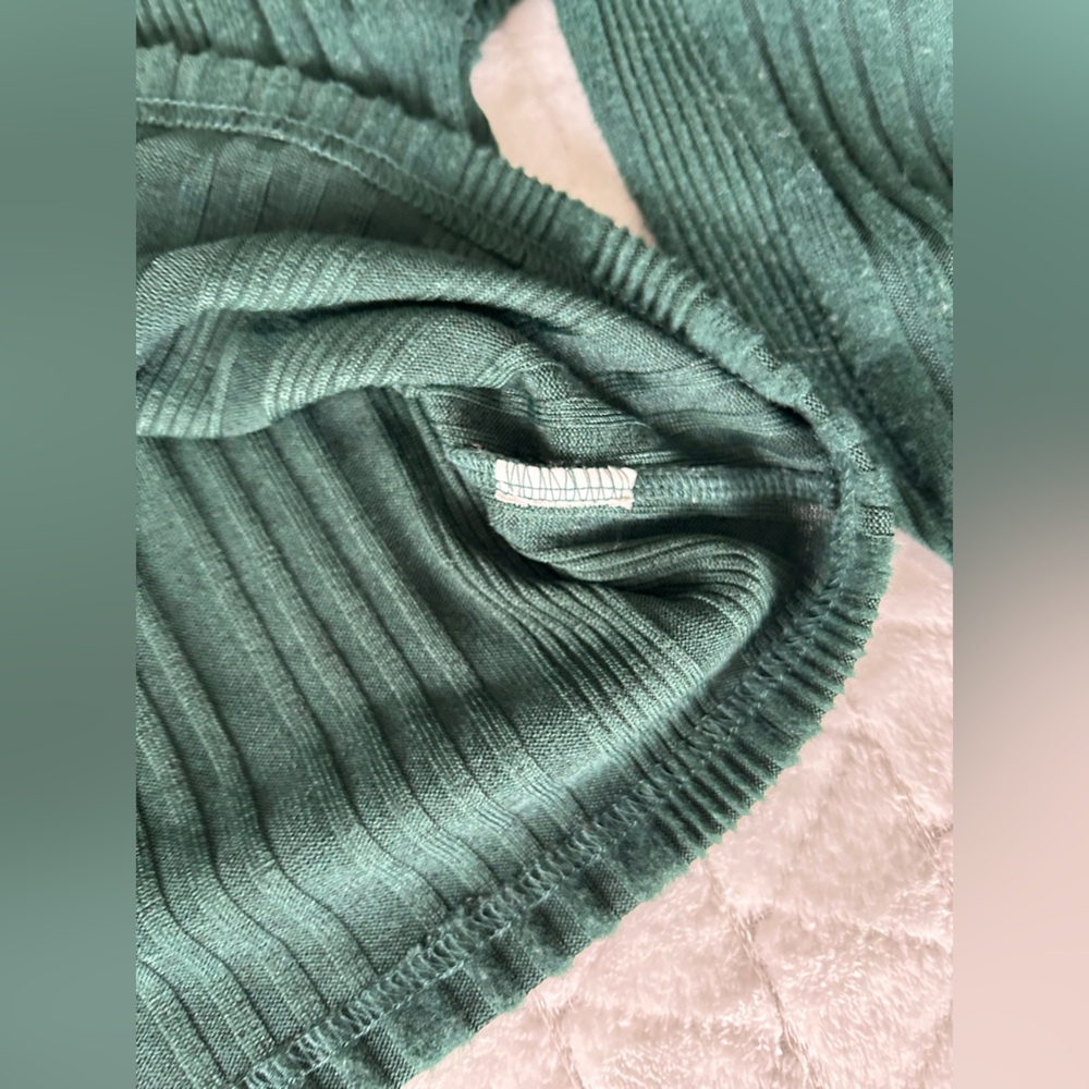 SHEIN | Dark Green Rib Knit Lightweight Sweater with Pearl Detail | Size Small - Picture 10 of 10